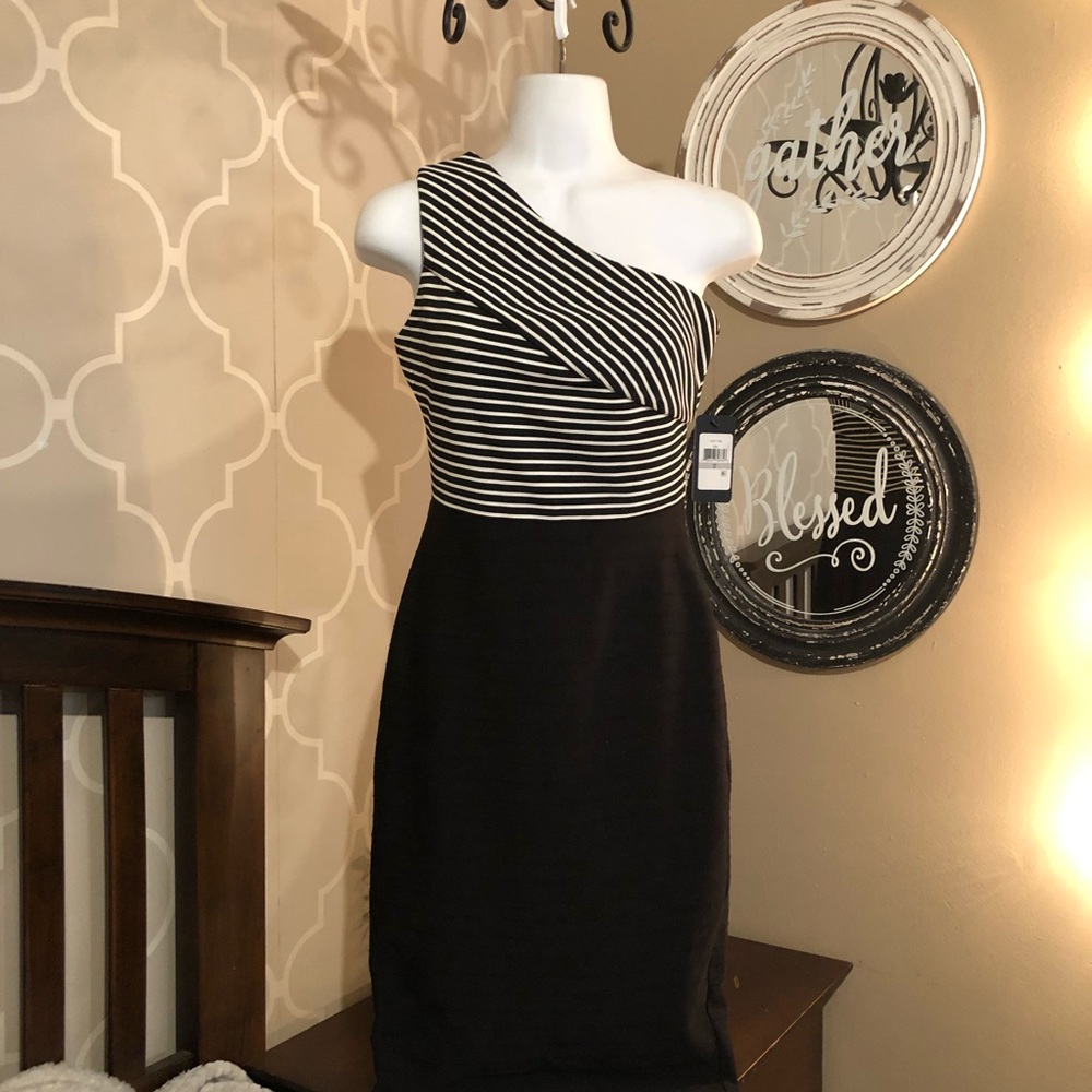 Guess one shoulder body on dress